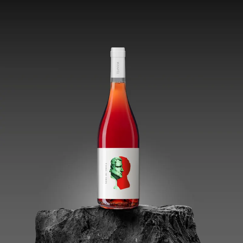 Vinitaly Design Award 2024 - Cantine Teanum - Nero di Troia Rosé - Black Award